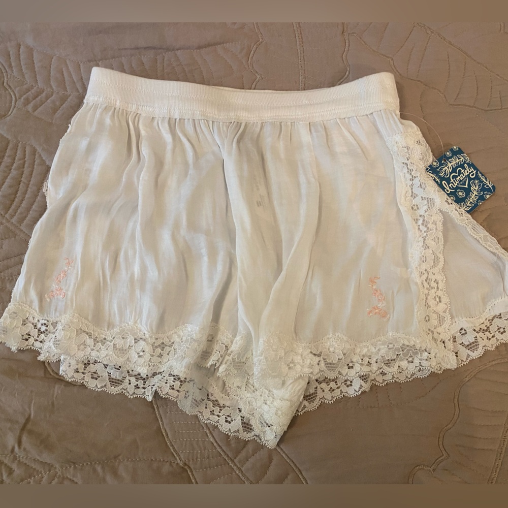 Free People White Lace Trim shorts